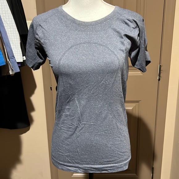 lululemon athletica Tops - Lululemon swiftly 🛑🛑🛑sold 🛑🛑🛑tech short sleeve